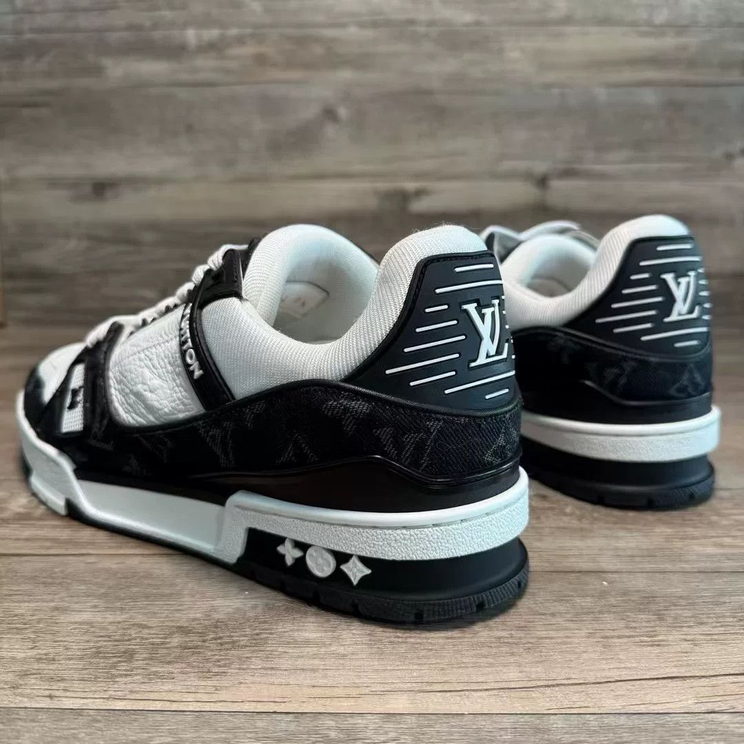 Louis Vuitton Louis Vuitton Training Black Lowtop Sneakers 24 Men Size US 10 / EU 43 - 3 Thumbnail