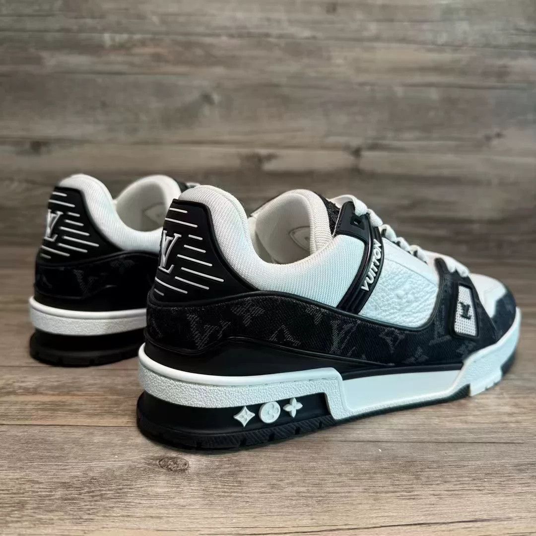 Louis Vuitton Louis Vuitton Training Black Lowtop Sneakers 24 Men Size US 10 / EU 43 - 4 Thumbnail