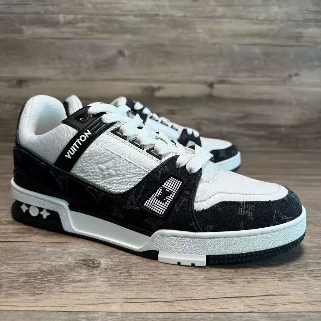 Louis Vuitton Louis Vuitton Training Black Lowtop Sneakers 24 Men Size US 10 / EU 43 - 2 Thumbnail
