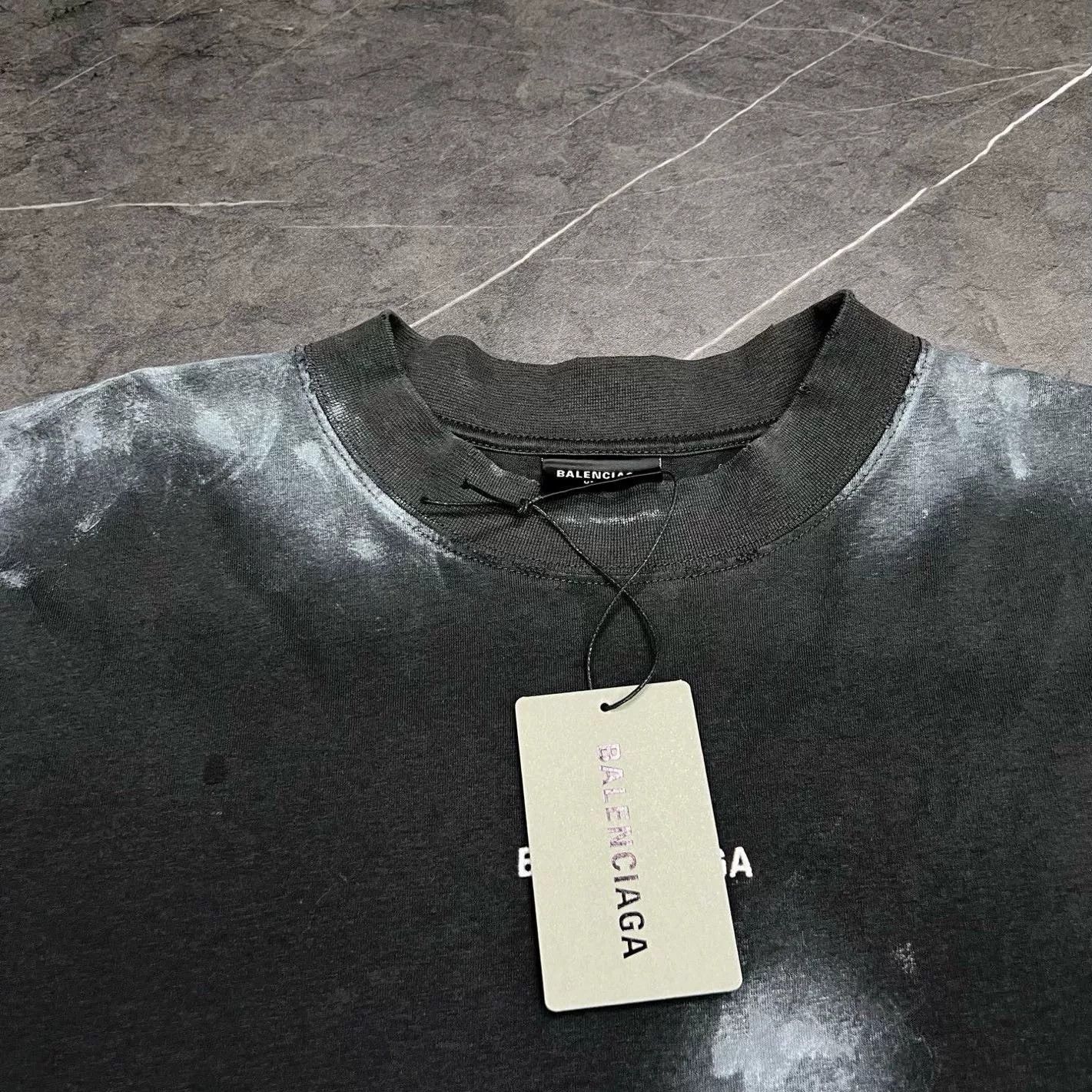 Balenciaga Balenciaga Embroidered T-Shirt L Men Size US L / EU 52-54 / 3 - 5 Thumbnail