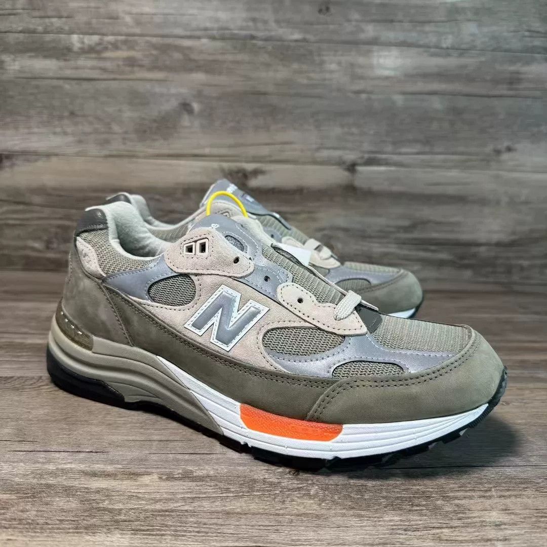 New Balance New Balance Silver Lowtop Sneakers M Men Size US 10 / EU 43 - 2 Thumbnail