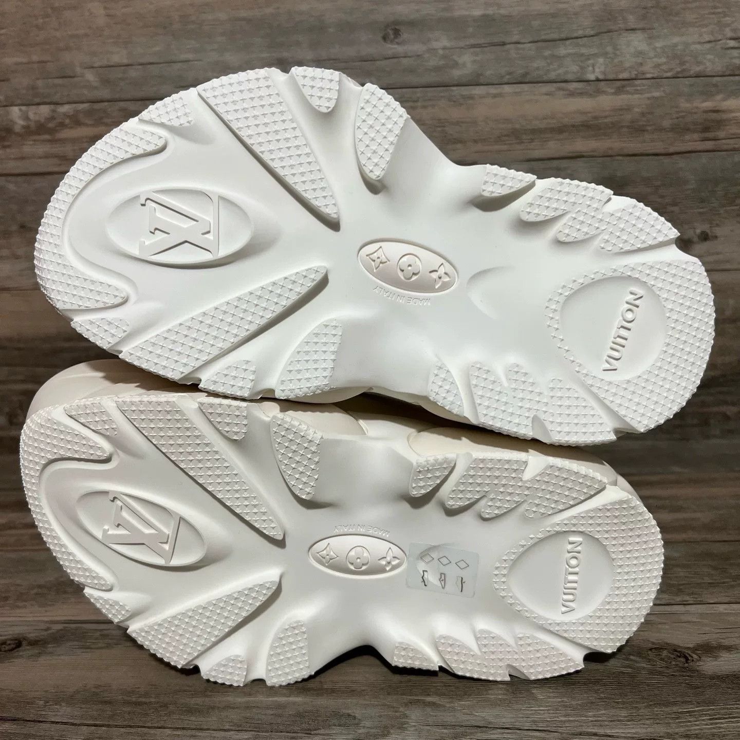 Louis Vuitton Louis Vuitton Shark White Sandals 41 Men Size US 8.5 / EU 41-42 - 6 Thumbnail