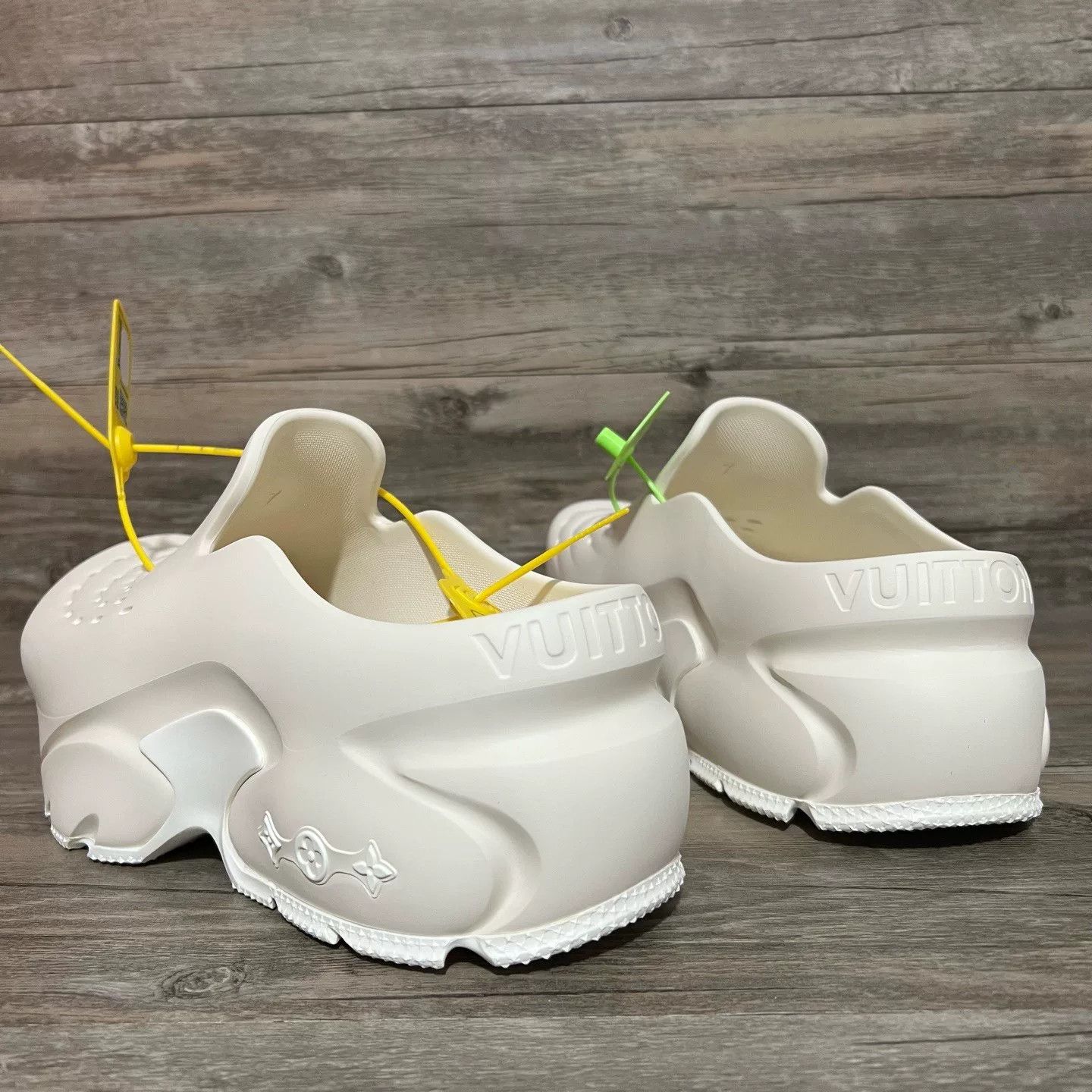 Louis Vuitton Louis Vuitton Shark White Sandals 41 Men Size US 8.5 / EU 41-42 - 4 Thumbnail
