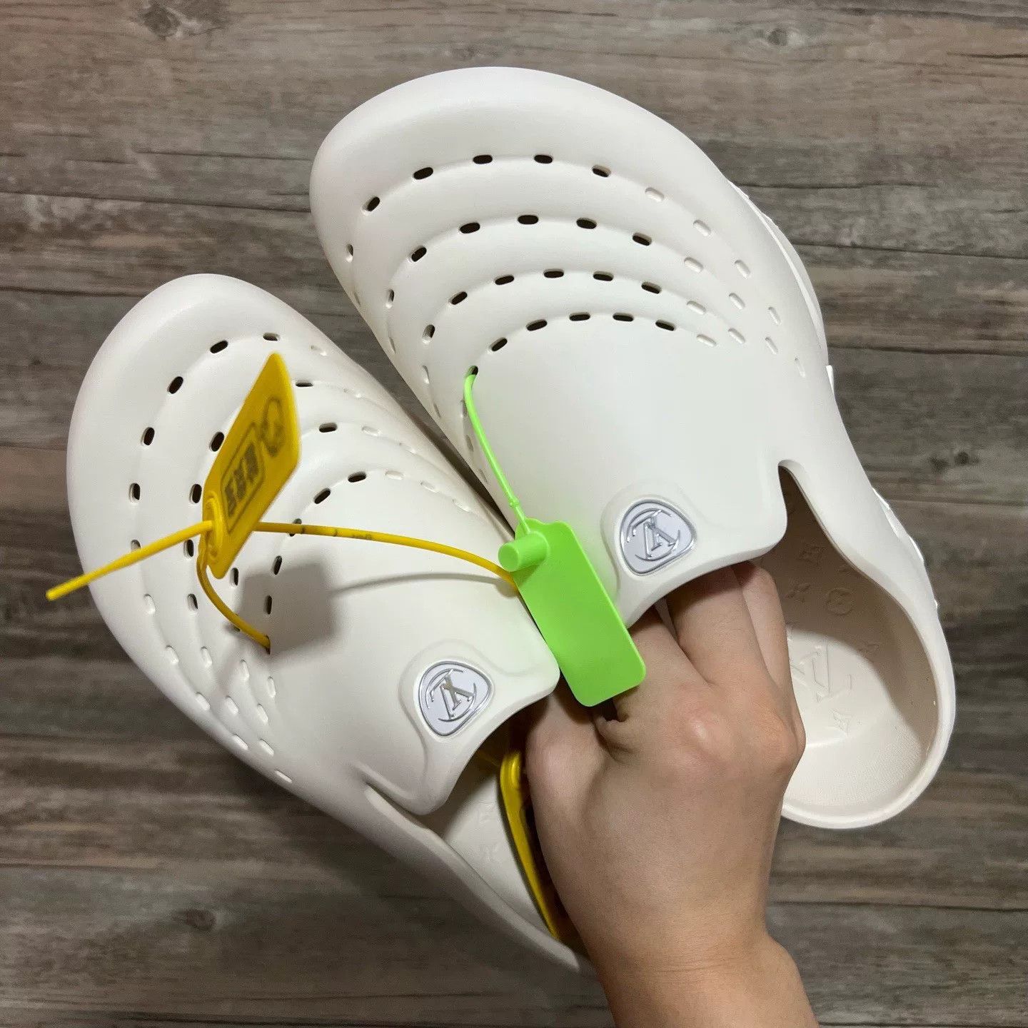 Louis Vuitton Louis Vuitton Shark White Sandals 41 Men Size US 8.5 / EU 41-42 - 5 Thumbnail