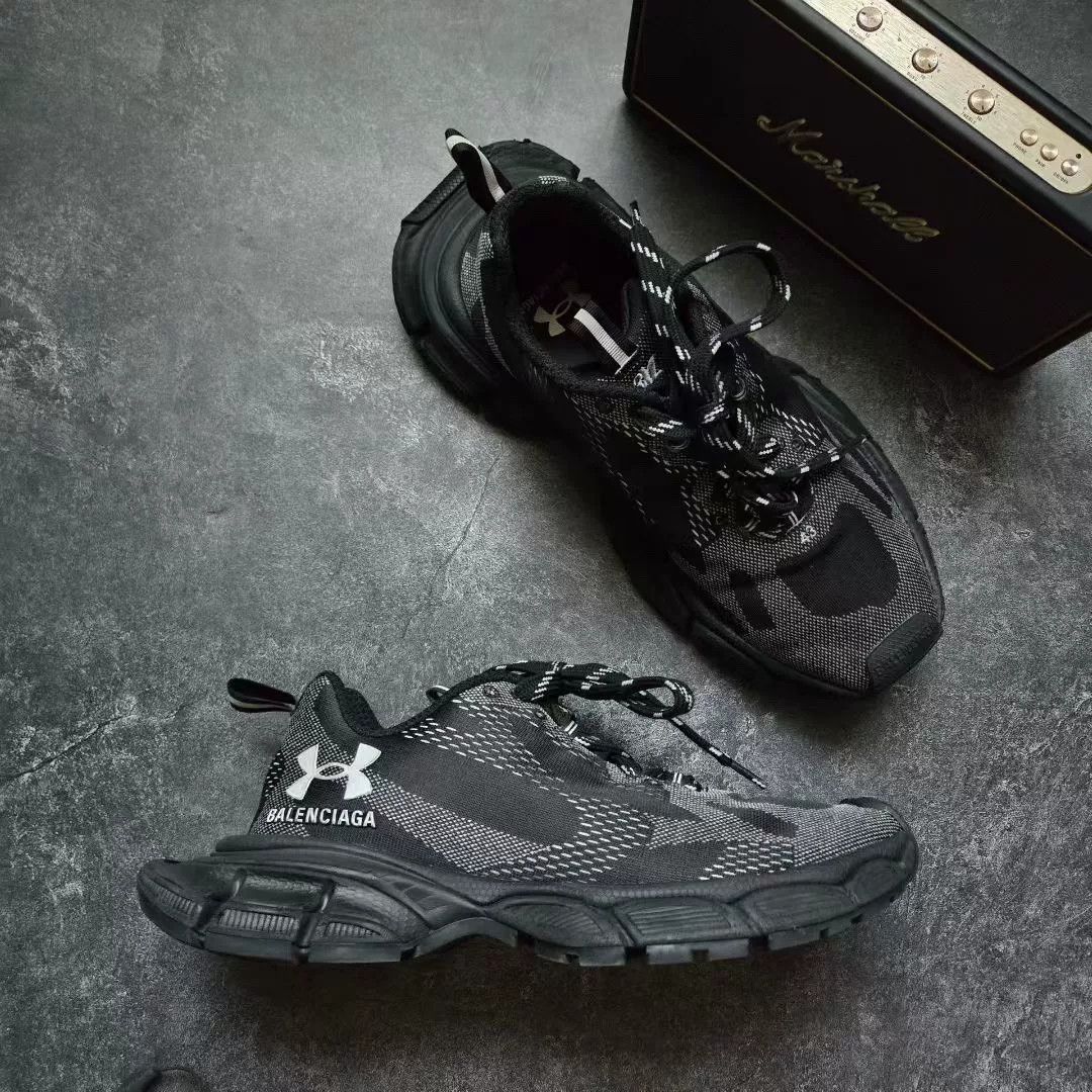 Balenciaga Balenciaga Collab Black Lowtop Sneakers XXXL Men Size US 10 / EU 43 - 5 Thumbnail
