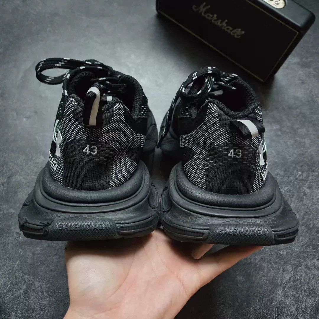 Balenciaga Balenciaga Collab Black Lowtop Sneakers XXXL Men Size US 10 / EU 43 - 6 Thumbnail