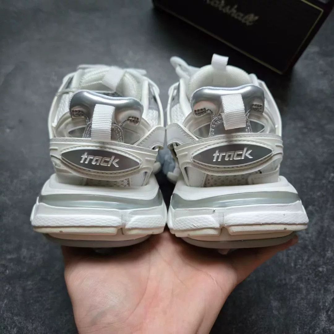 Balenciaga Balenciaga White Lowtop Sneakers 36 Women Size US 6 / IT 36 - 6 Thumbnail