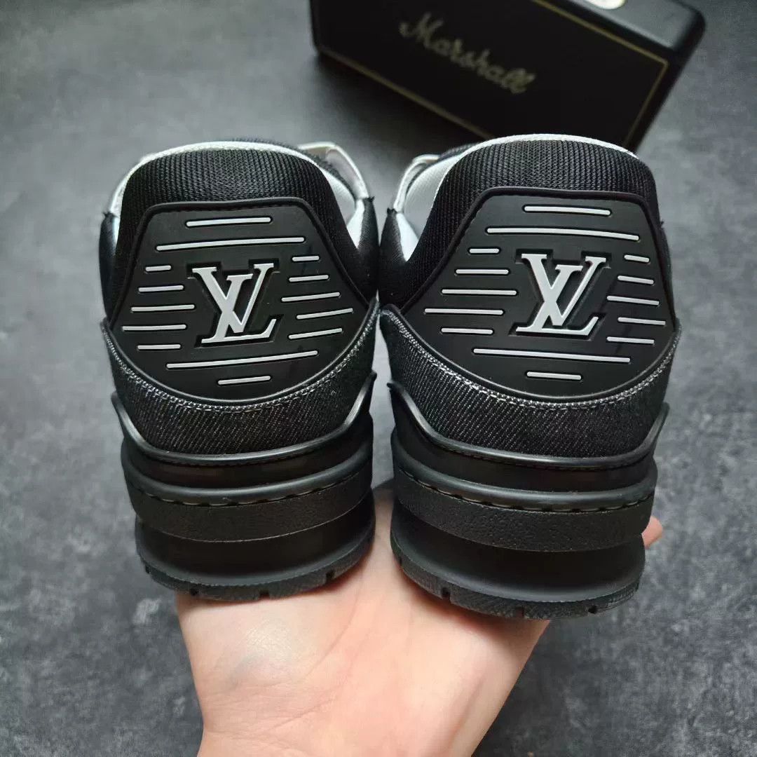 Louis Vuitton Louis Vuitton Training Black Lowtop Sneakers 25 Men Size US 10 / EU 43 - 6 Thumbnail