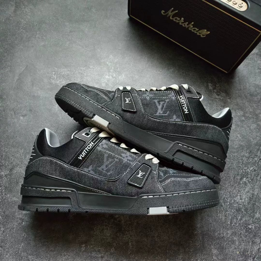 Louis Vuitton Louis Vuitton Training Black Lowtop Sneakers 25 Men Size US 10 / EU 43 - 2 Thumbnail