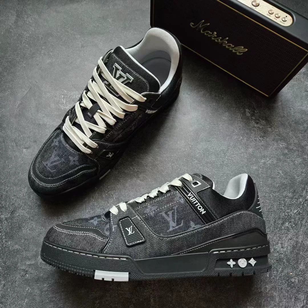 Louis Vuitton Louis Vuitton Training Black Lowtop Sneakers 25 Men Size US 10 / EU 43 - 4 Thumbnail