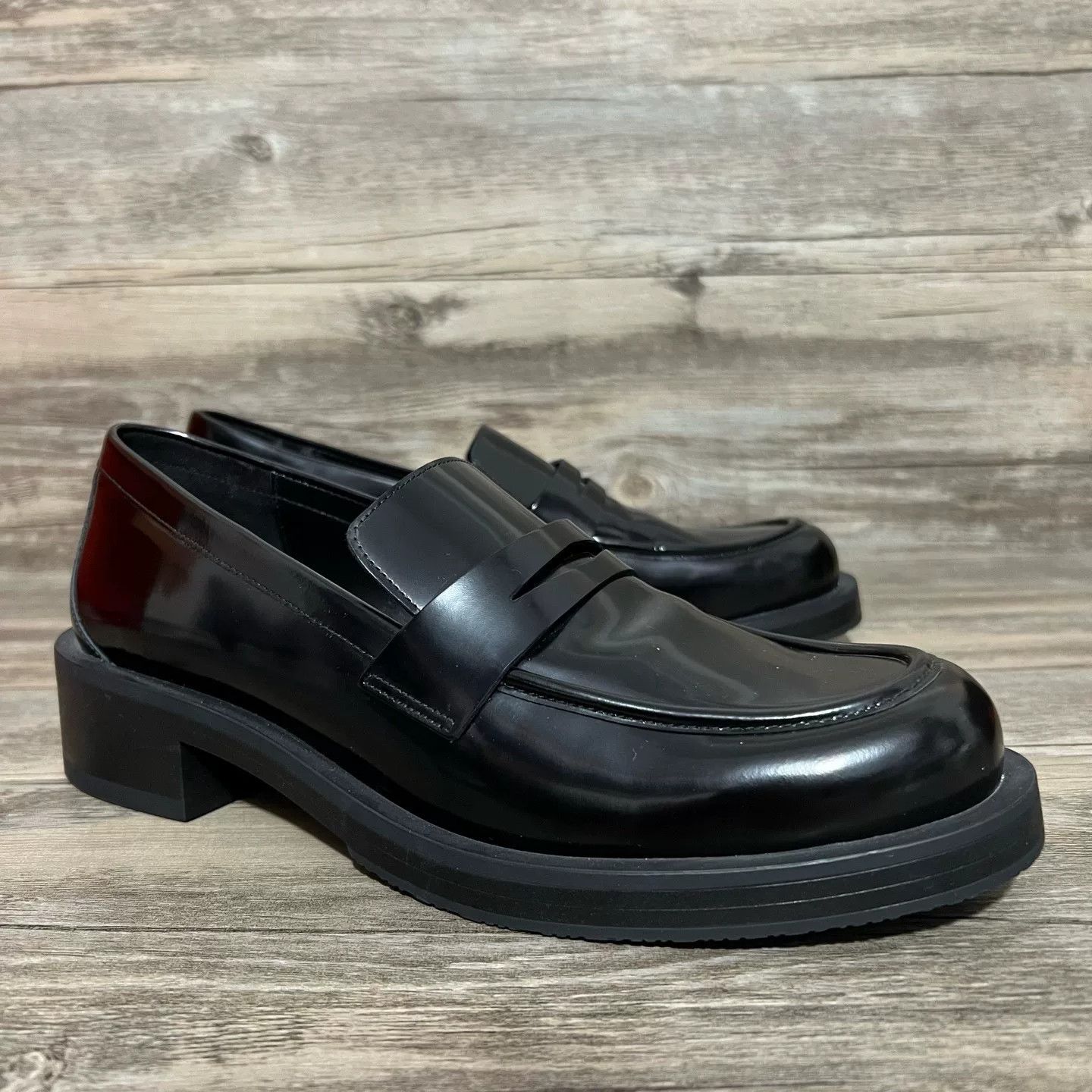 Stuart Weitzman Stuart Weitzman Lowtop Sneakers 37 Women Size US 6.5 / IT 36.5 - 2 Thumbnail