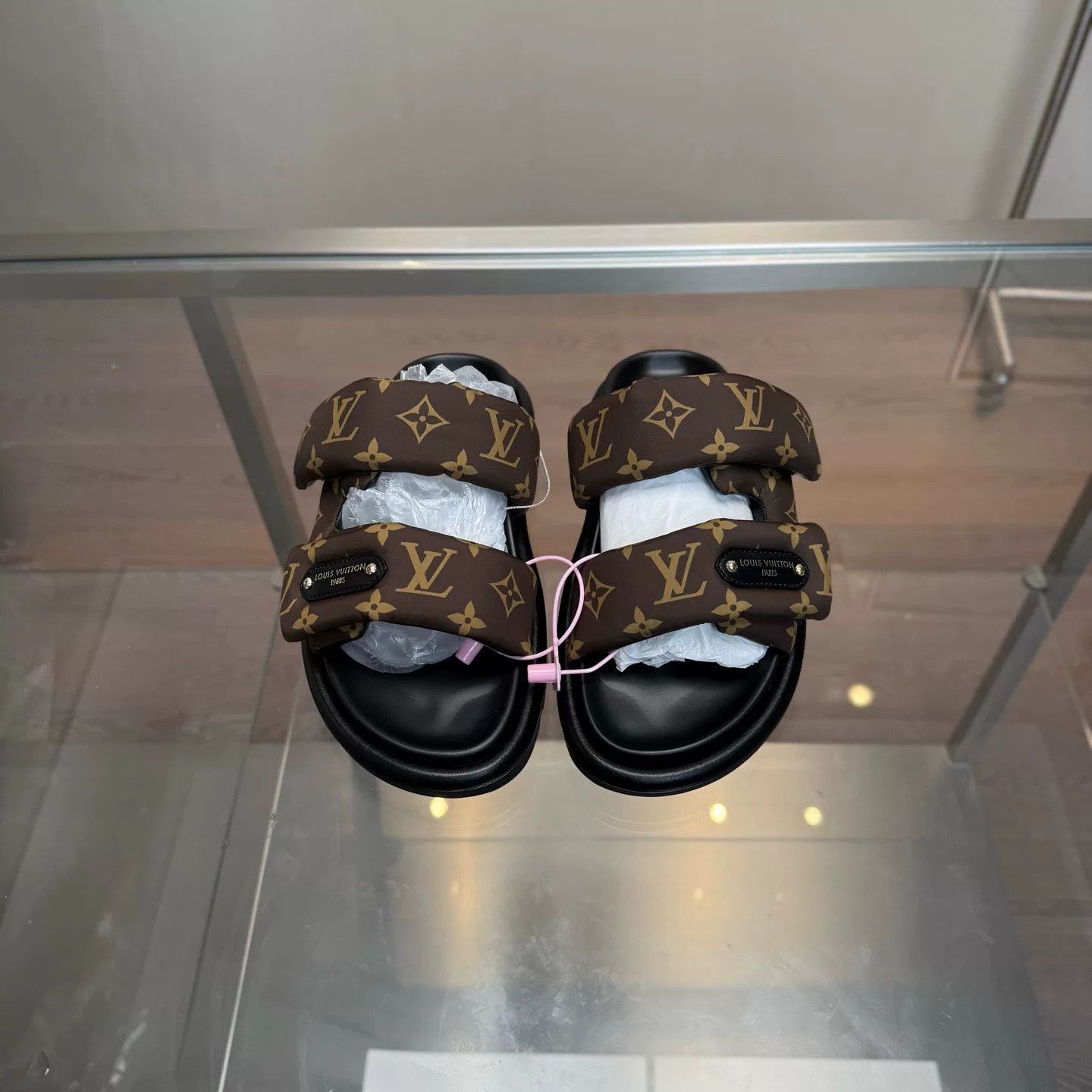 Louis Vuitton Louis Vuitton Sandals 25 Women Size US 8 / IT 38 - 2 Thumbnail