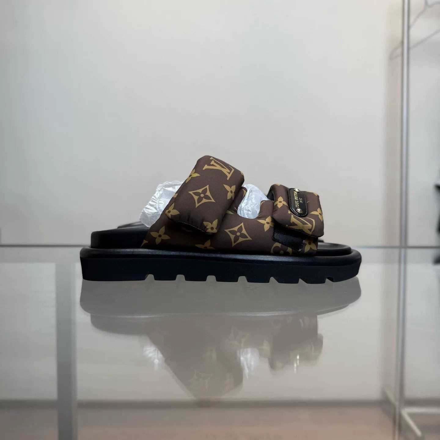 Louis Vuitton Louis Vuitton Sandals 25 Women Size US 8 / IT 38 - 3 Thumbnail