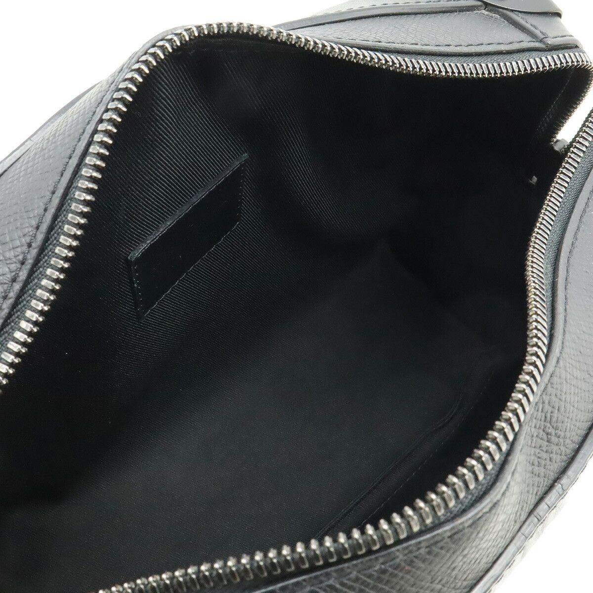 Louis Vuitton Louis Vuitton Louis Vuitton Taiga Rainbow shoulder bag Leather Shoulder Bag M30341 DUTY FREE for USA Size ONE SIZE - 8 Thumbnail
