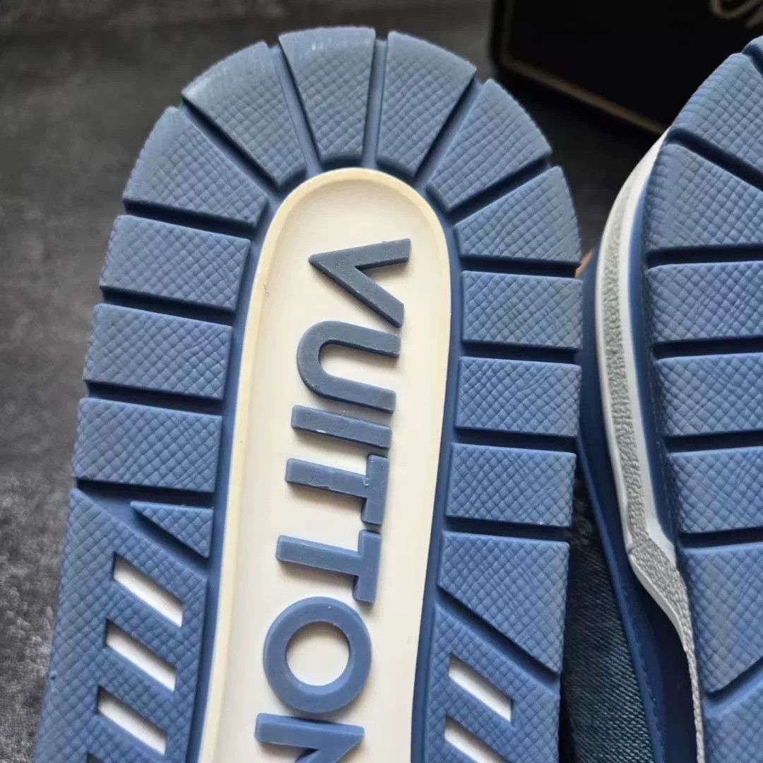 Louis Vuitton Louis Vuitton Training Blue Lowtop Sneakers 9 Men Size US 9 / EU 42 - 8 Thumbnail