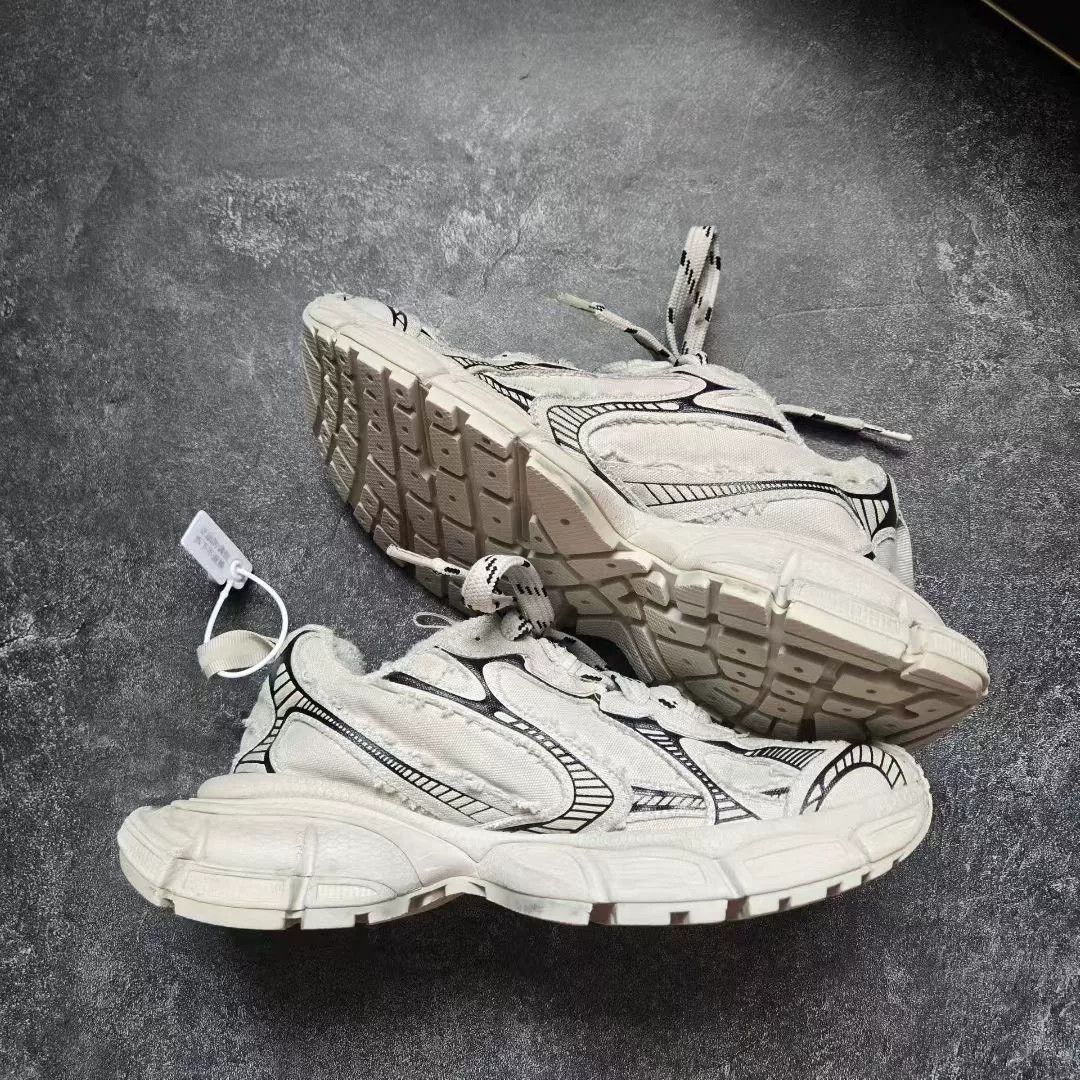 Balenciaga Balenciaga Distressed Black Lowtop Sneakers XXXL Women Size US 8 / IT 38 - 2 Thumbnail