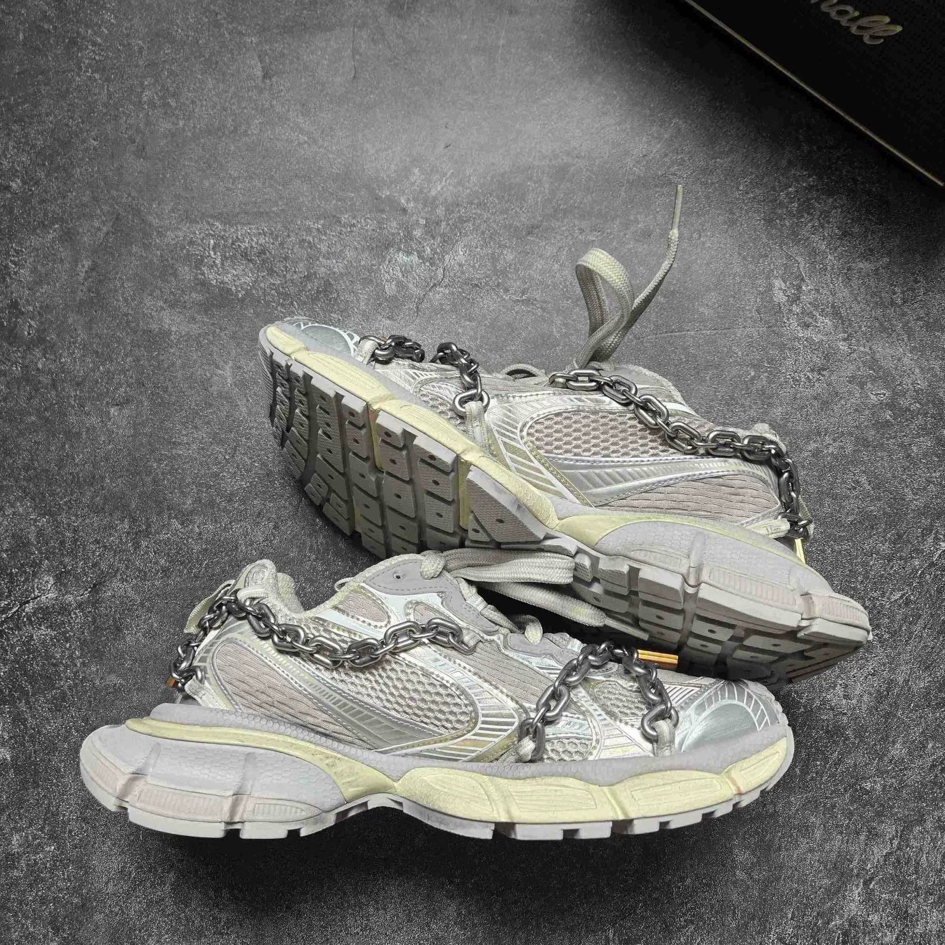 Balenciaga Balenciaga Beige Lowtop Sneakers XXXL Men Size US 10 / EU 43 - 3 Thumbnail