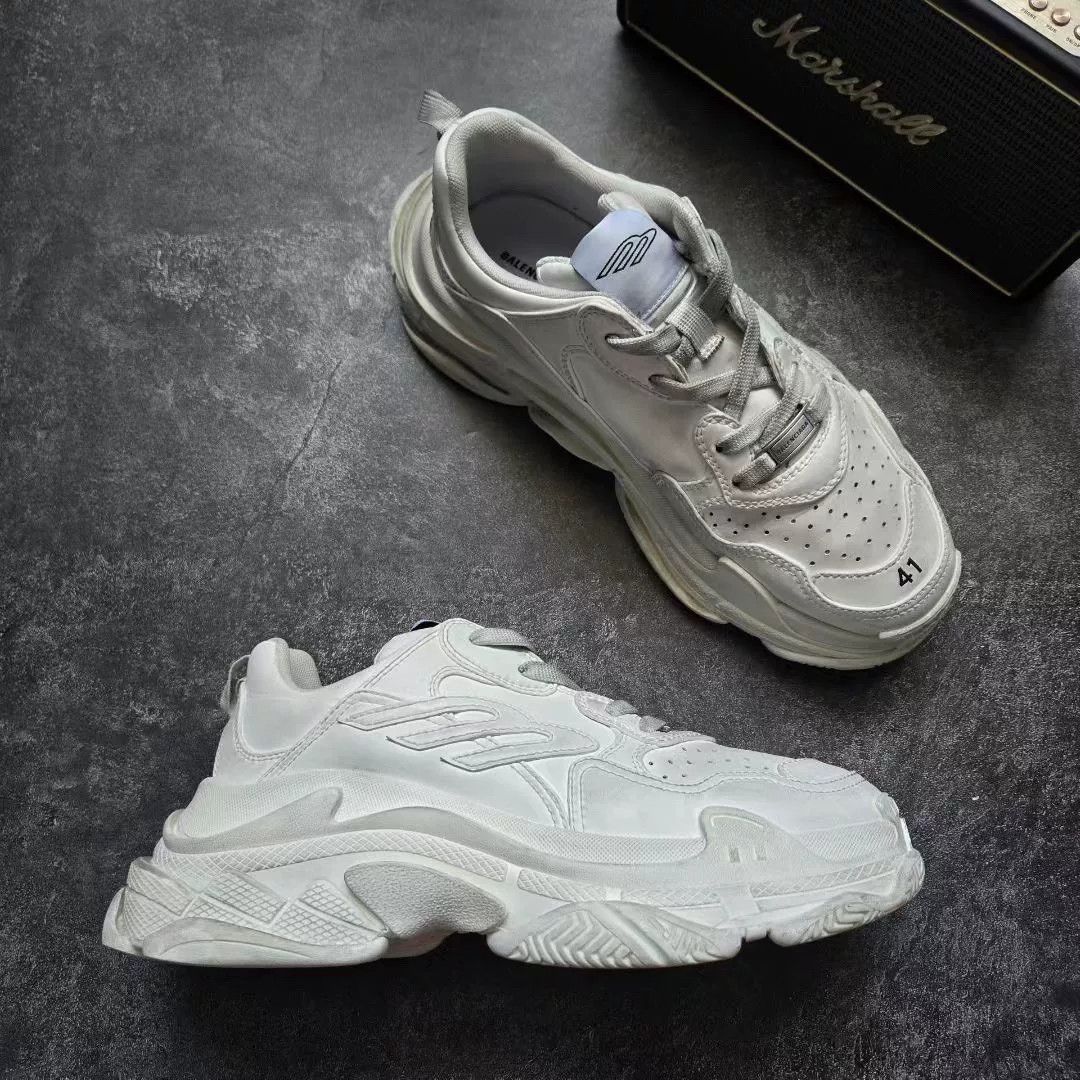 Balenciaga Balenciaga Distressed White Lowtop Sneakers S Men Size US 10 / EU 43 - 5 Thumbnail