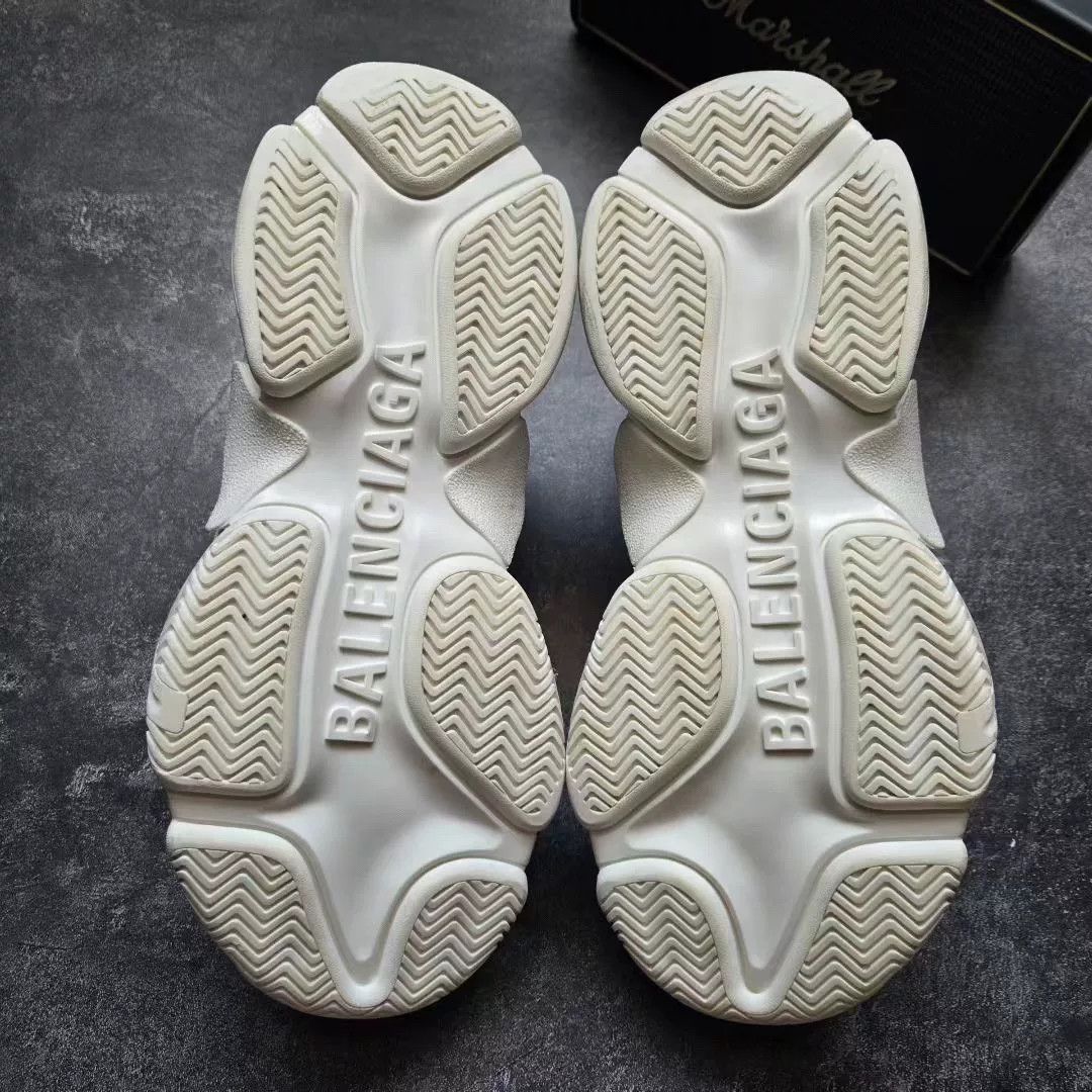 Balenciaga Balenciaga Distressed White Lowtop Sneakers S Men Size US 10 / EU 43 - 7 Thumbnail