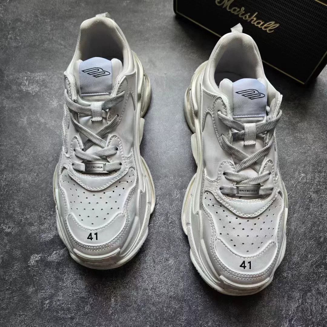 Balenciaga Balenciaga Distressed White Lowtop Sneakers S Men Size US 10 / EU 43 - 3 Thumbnail