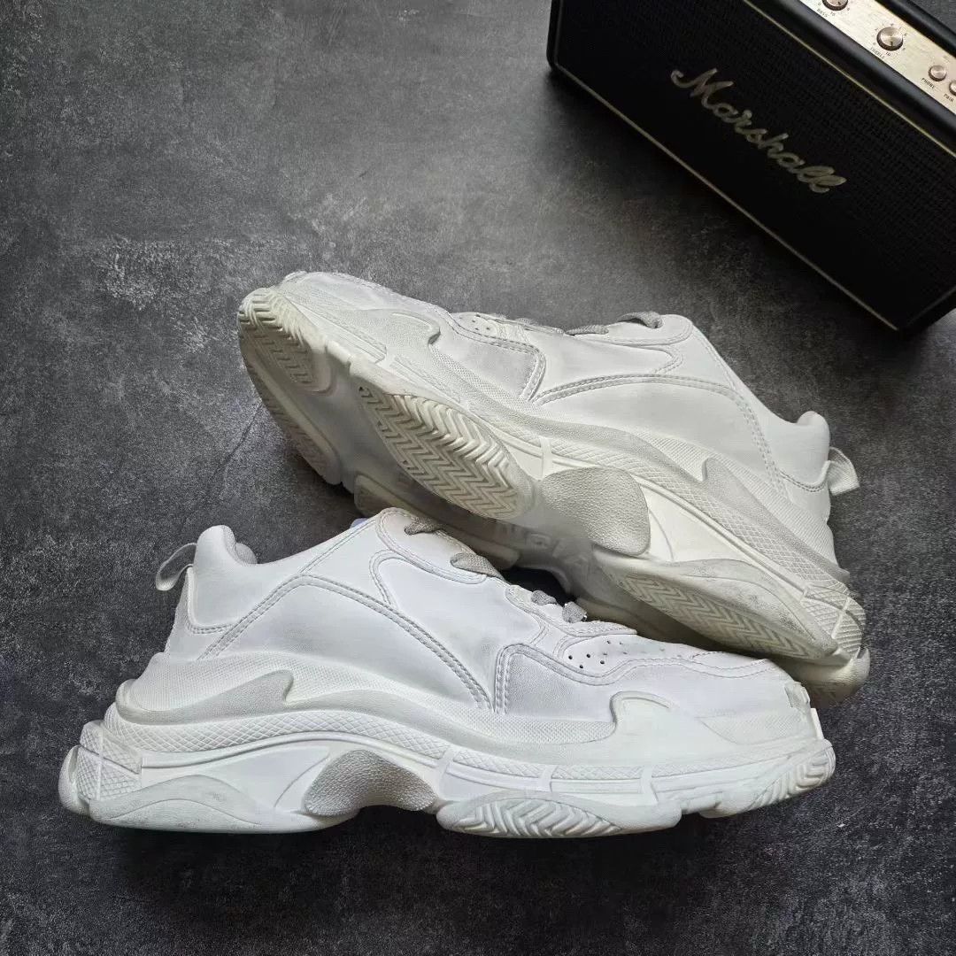 Balenciaga Balenciaga Distressed White Lowtop Sneakers S Men Size US 10 / EU 43 - 2 Thumbnail