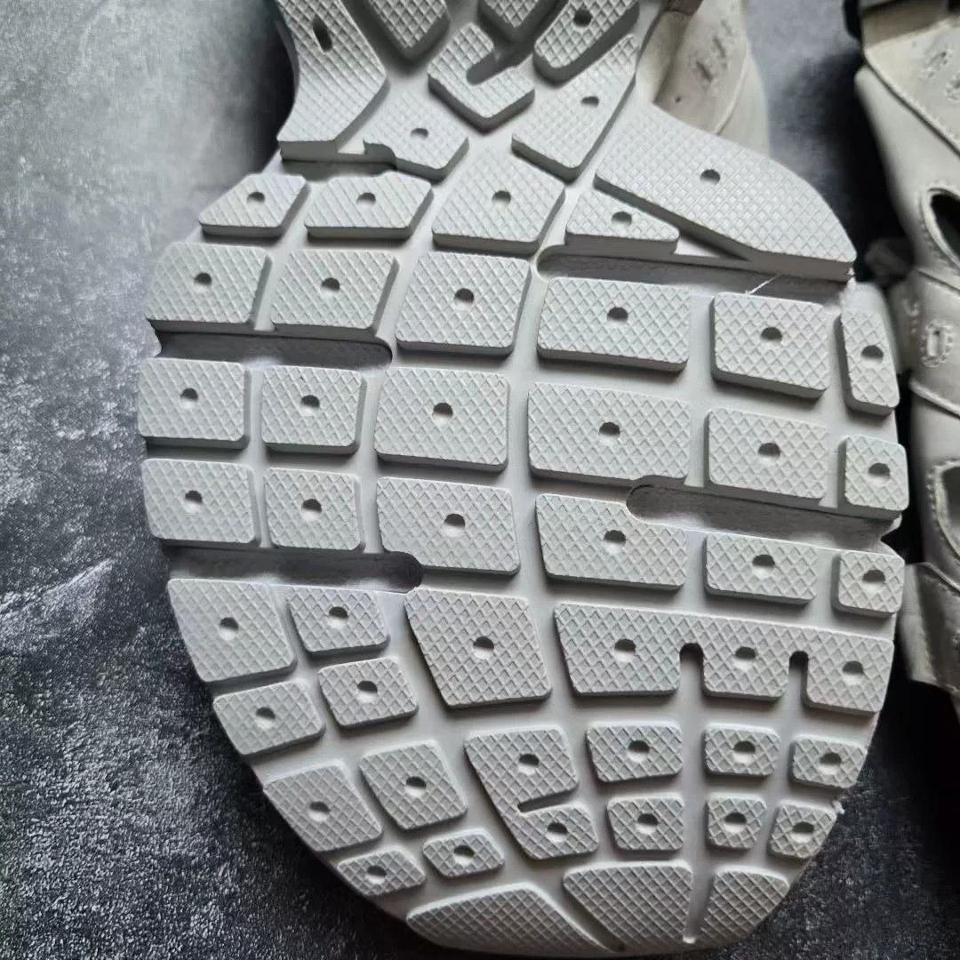 Balenciaga Balenciaga White Sandals XXXL Men Size US 10 / EU 43 - 8 Thumbnail
