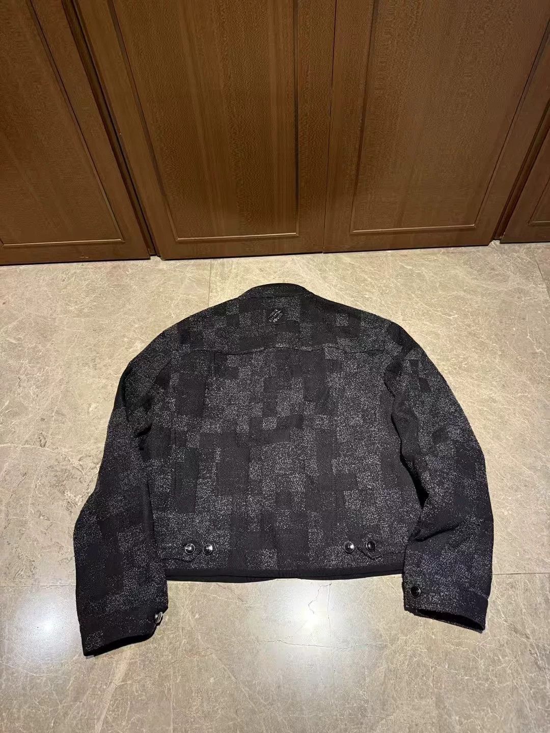 Louis Vuitton Louis Vuitton Black Light Jacket 50 Men Size US XL / EU 56 / 4 - 2 Thumbnail