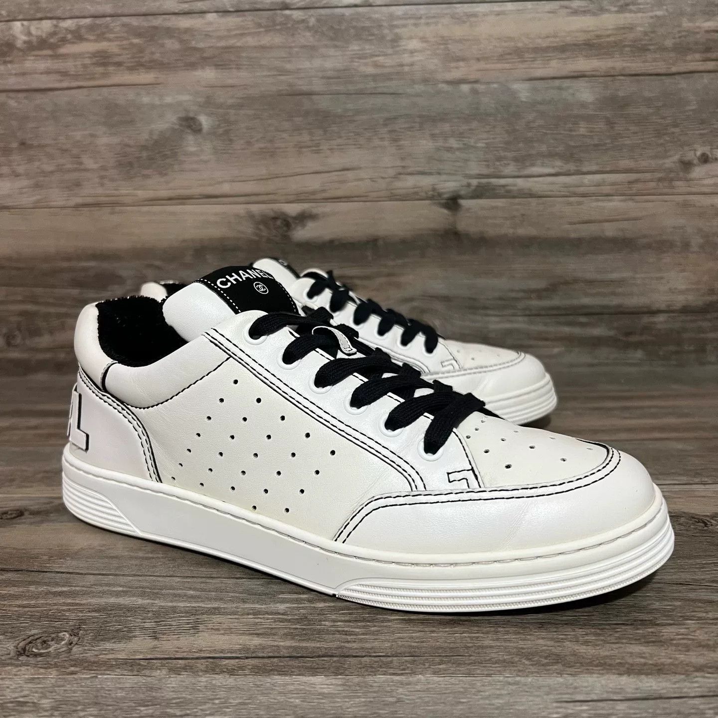 Chanel Chanel Casual Black Lowtop Sneakers 40 Women Size US 9 / IT 39 - 2 Thumbnail