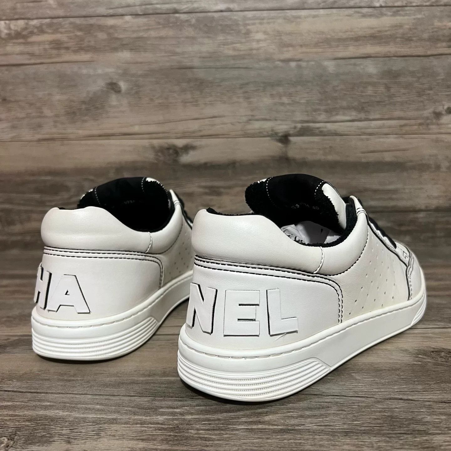 Chanel Chanel Casual Black Lowtop Sneakers 40 Women Size US 9 / IT 39 - 3 Thumbnail