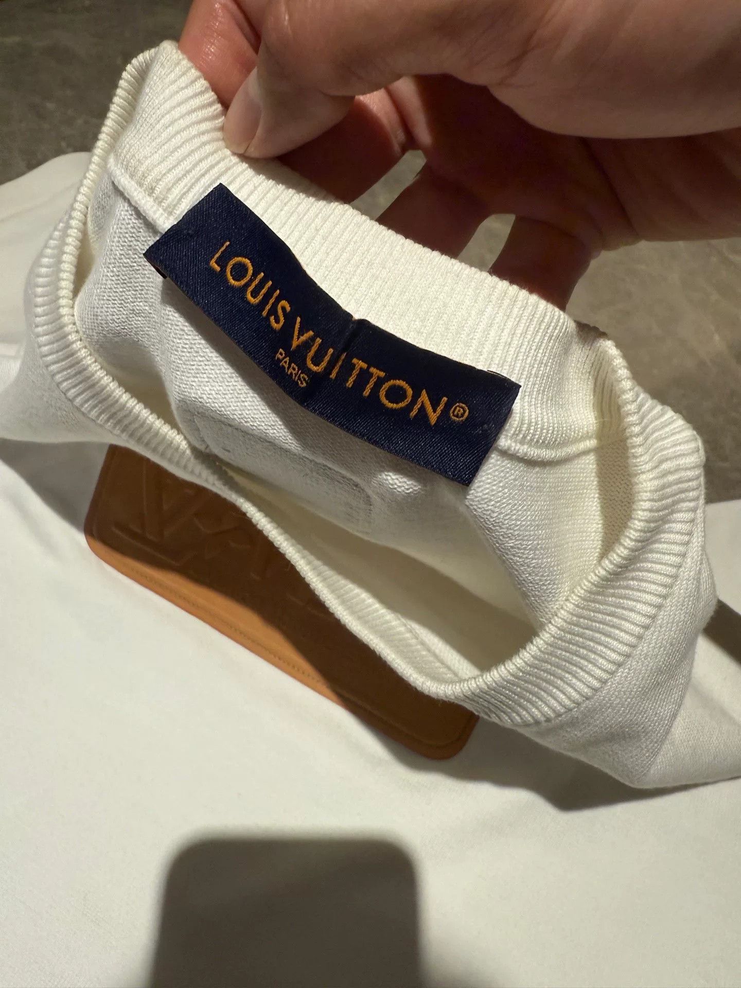 Louis Vuitton Louis Vuitton White T-Shirt M Women Size M / US 6-8 / IT 42-44 - 5 Thumbnail