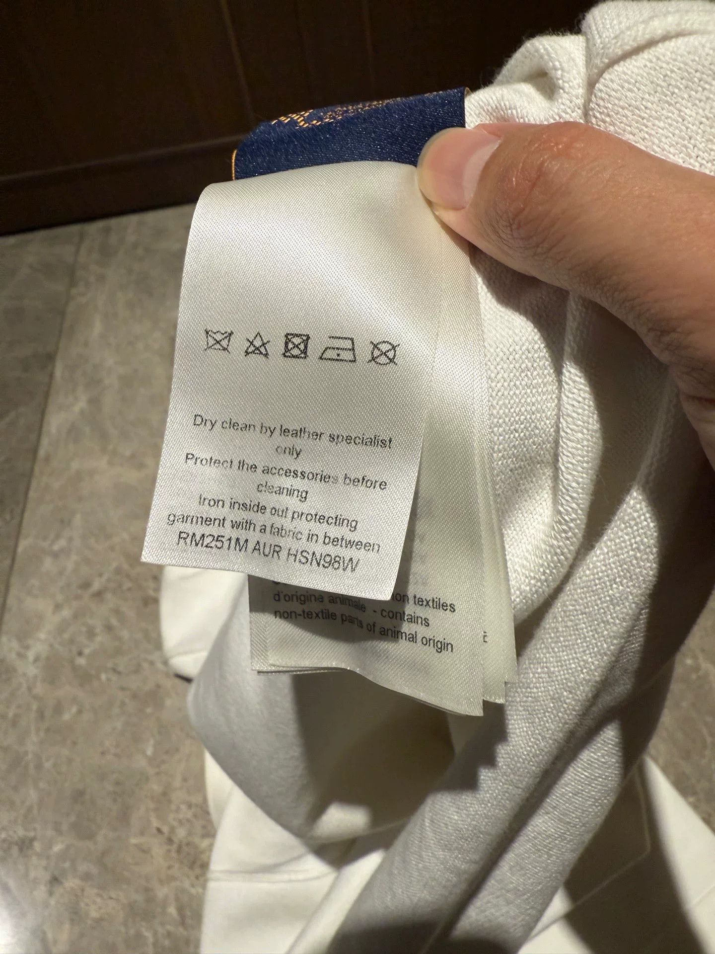 Louis Vuitton Louis Vuitton White T-Shirt M Women Size M / US 6-8 / IT 42-44 - 7 Thumbnail