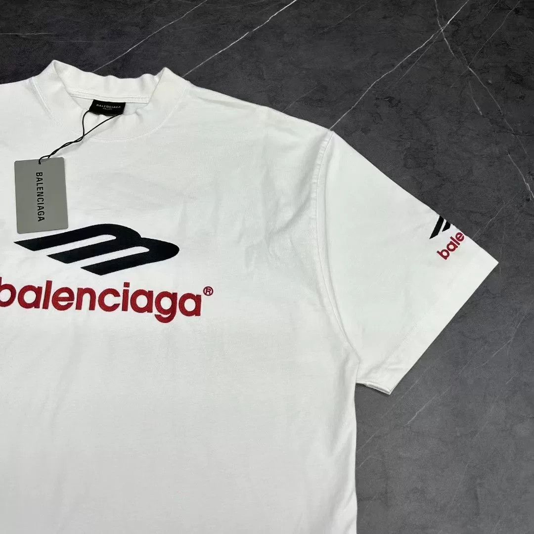 Balenciaga Balenciaga T-Shirt S Men Size US S / EU 44-46 / 1 - 4 Thumbnail