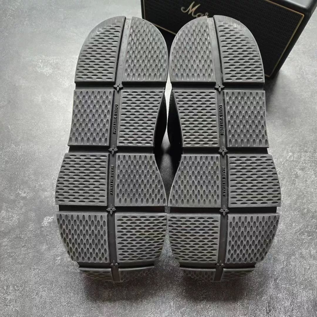 Louis Vuitton Louis Vuitton Black Lowtop Sneakers 25 Men Size US 10 / EU 43 - 7 Thumbnail