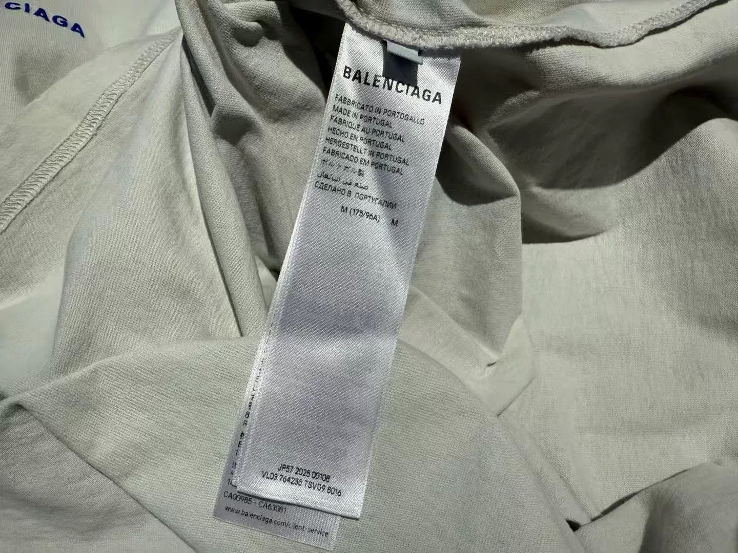 Balenciaga Balenciaga Embroidered White T-Shirt M Men Size US M / EU 48-50 / 2 - 6 Thumbnail