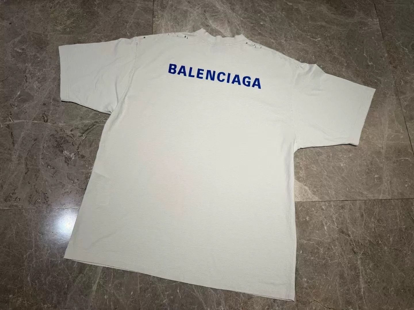 Balenciaga Balenciaga Embroidered White T-Shirt M Men Size US M / EU 48-50 / 2 - 3 Thumbnail