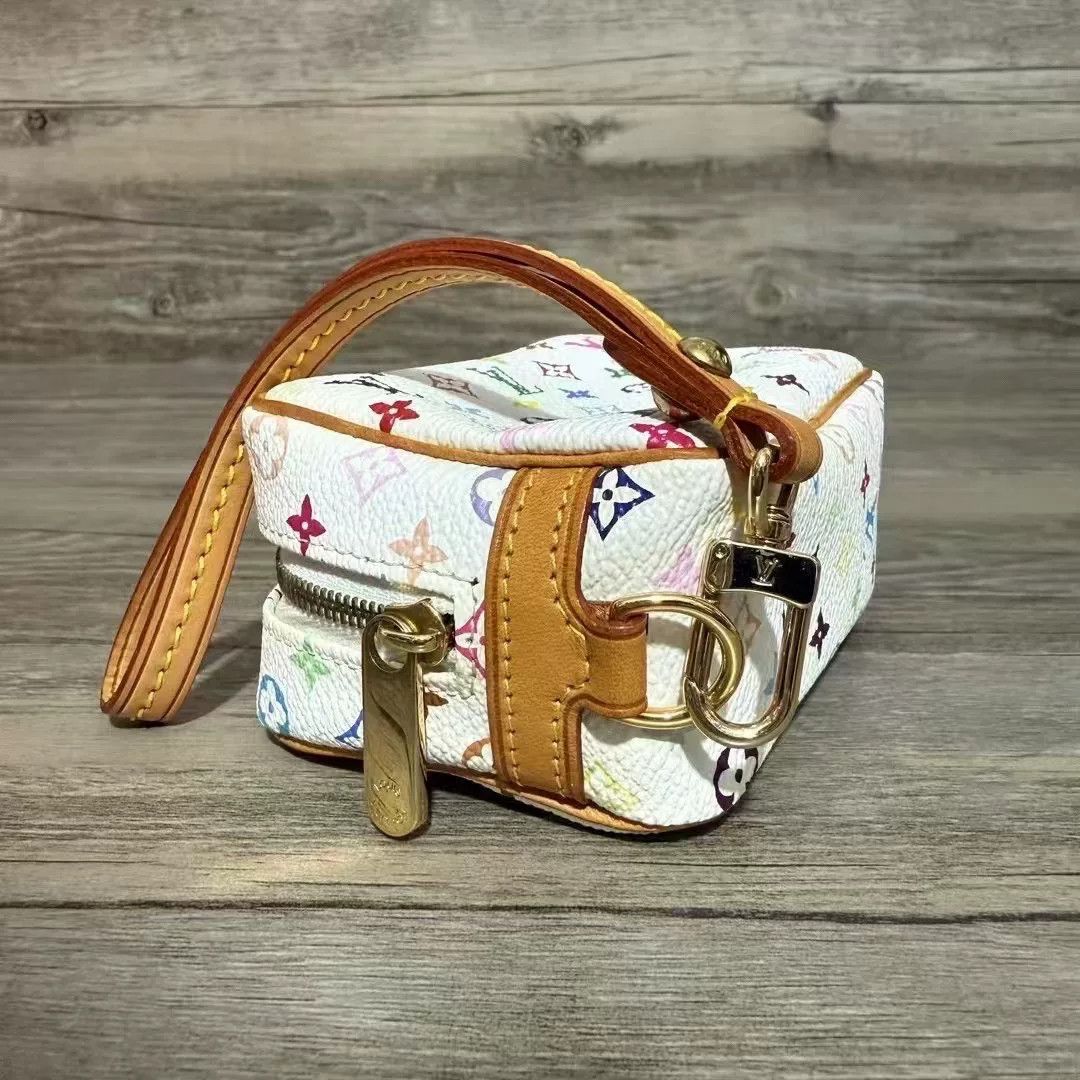 Louis Vuitton Louis Vuitton White Item 44 Men Size ONE SIZE - 5 Thumbnail