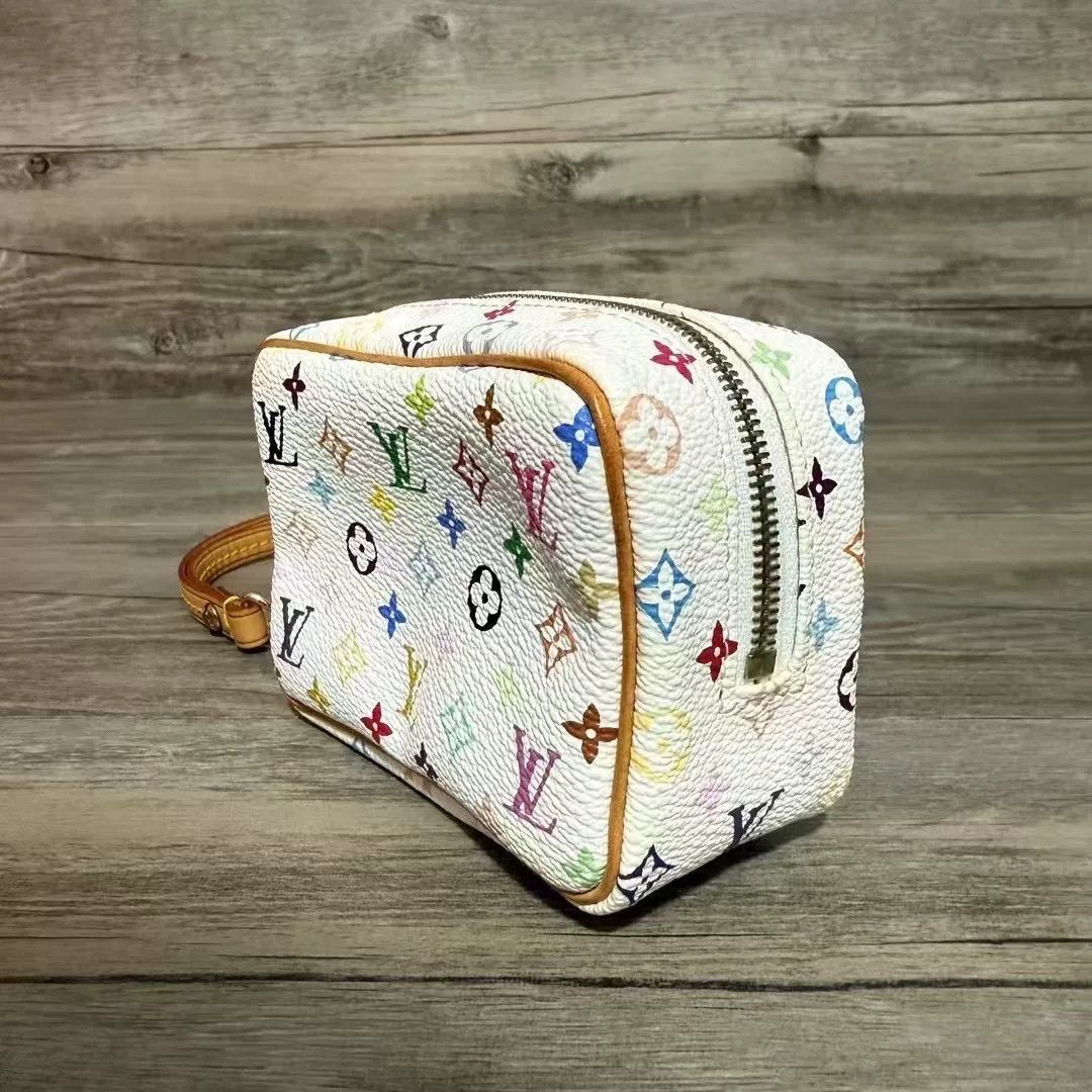 Louis Vuitton Louis Vuitton White Item 44 Men Size ONE SIZE - 3 Thumbnail