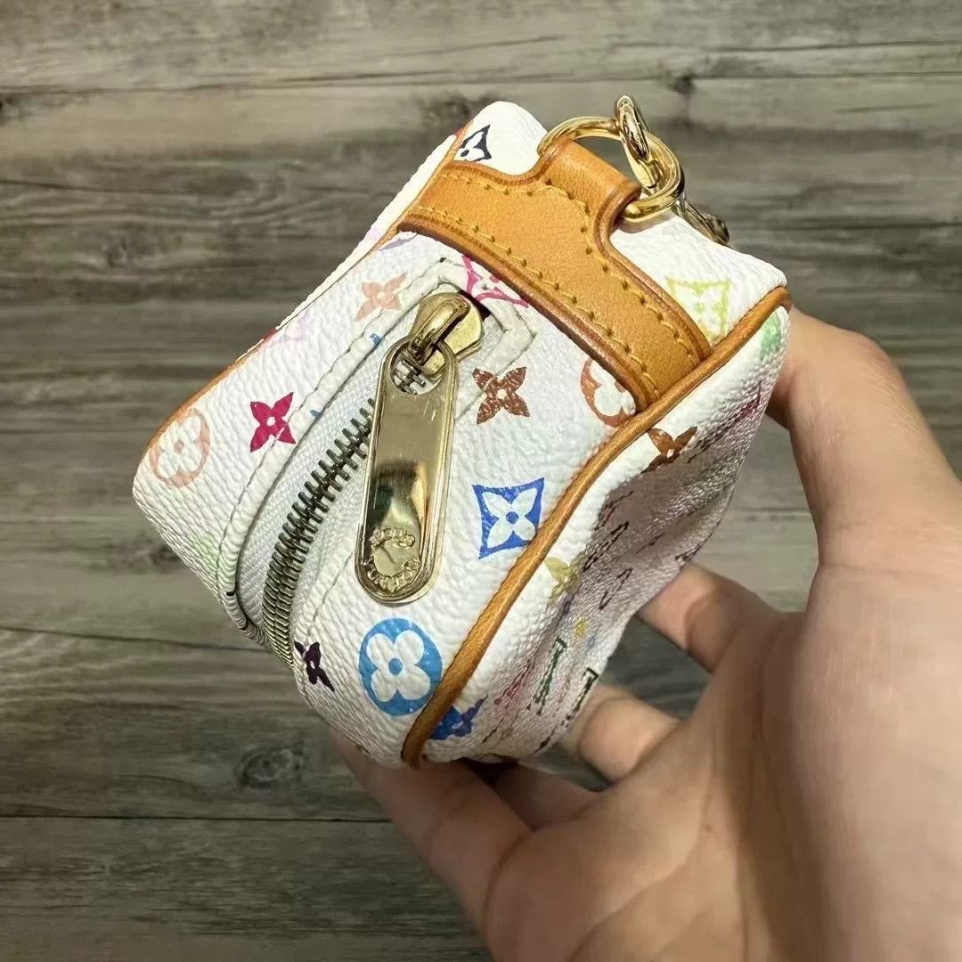 Louis Vuitton Louis Vuitton White Item 44 Men Size ONE SIZE - 8 Thumbnail