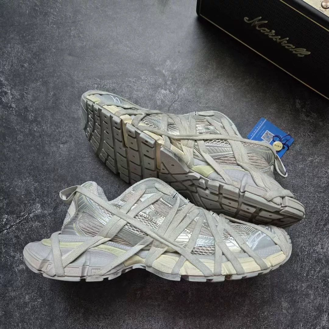 Balenciaga Balenciaga Gray Lowtop Sneakers XXXL Men Size US 10 / EU 43 - 2 Thumbnail