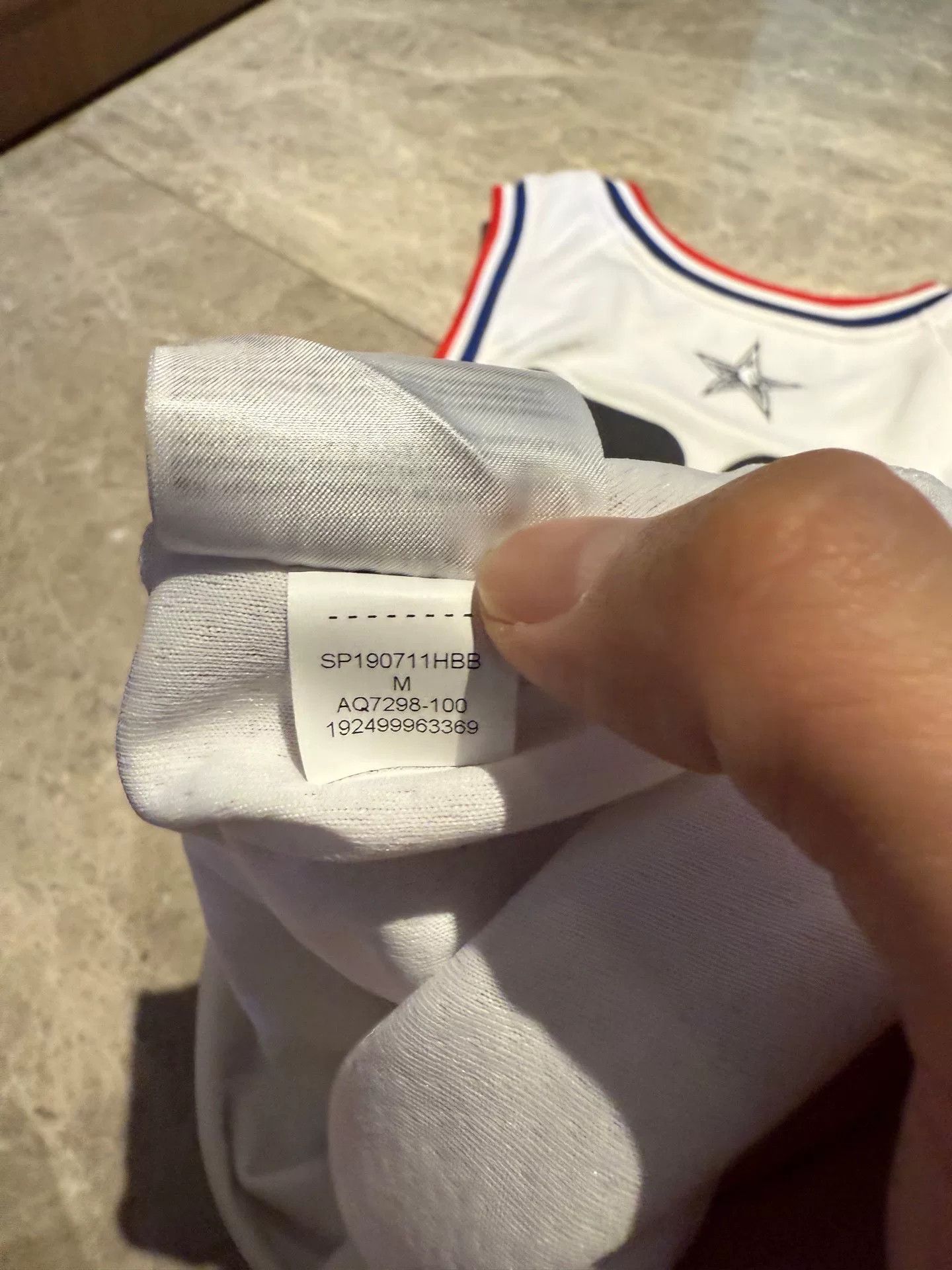 Nike Nike White Jersey M Men Size US M / EU 48-50 / 2 - 4 Thumbnail