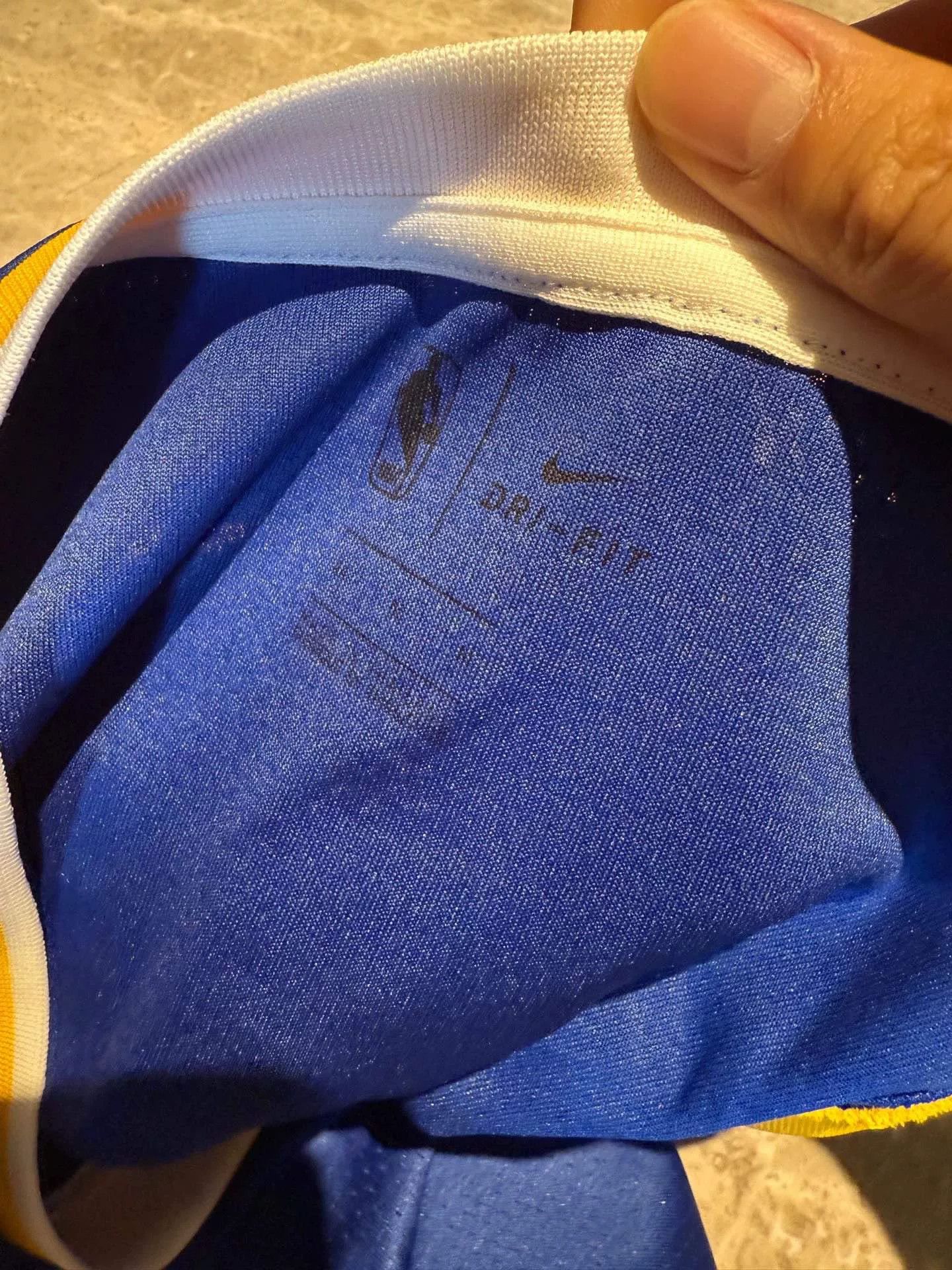 Nike Nike Gold Jersey M Men Size US M / EU 48-50 / 2 - 3 Thumbnail