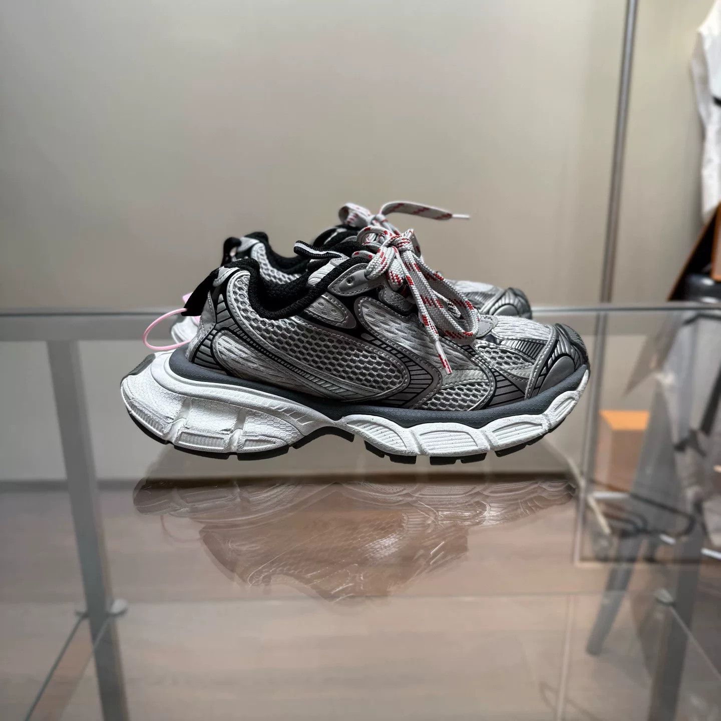Balenciaga Balenciaga Distressed Gray Lowtop Sneakers XXXL Women Size US 8 / IT 38 - 4 Thumbnail