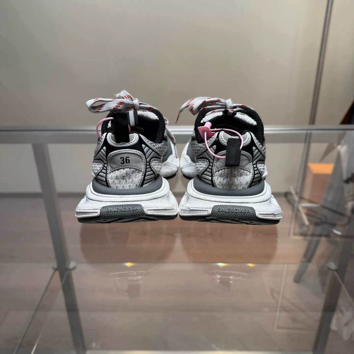Balenciaga Balenciaga Distressed Gray Lowtop Sneakers XXXL Women Size US 8 / IT 38 - 3 Thumbnail