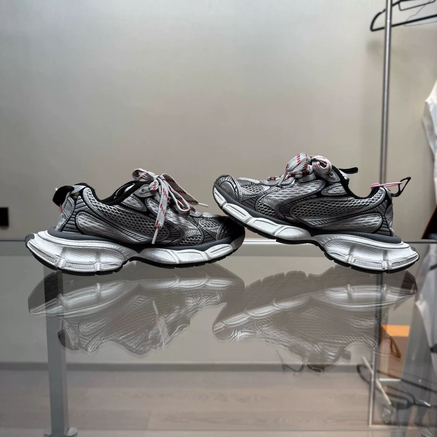 Balenciaga Balenciaga Distressed Gray Lowtop Sneakers XXXL Women Size US 8 / IT 38 - 6 Thumbnail