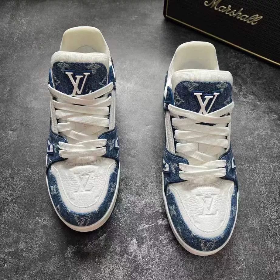 Louis Vuitton Louis Vuitton Training Blue Lowtop Sneakers 39 Women Size US 8.5 / IT 38.5 - 3 Thumbnail