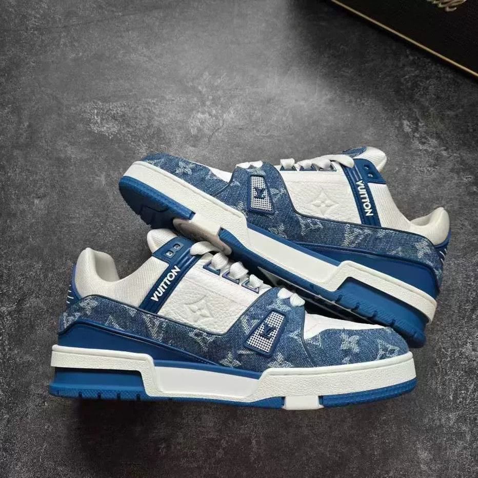 Louis Vuitton Louis Vuitton Training Blue Lowtop Sneakers 39 Women Size US 8.5 / IT 38.5 - 2 Thumbnail
