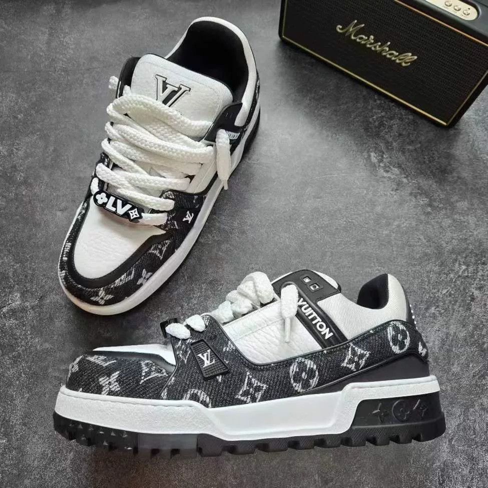 Louis Vuitton Louis Vuitton Training Black Lowtop Sneakers 10 Men Size US 10 / EU 43 - 4 Thumbnail