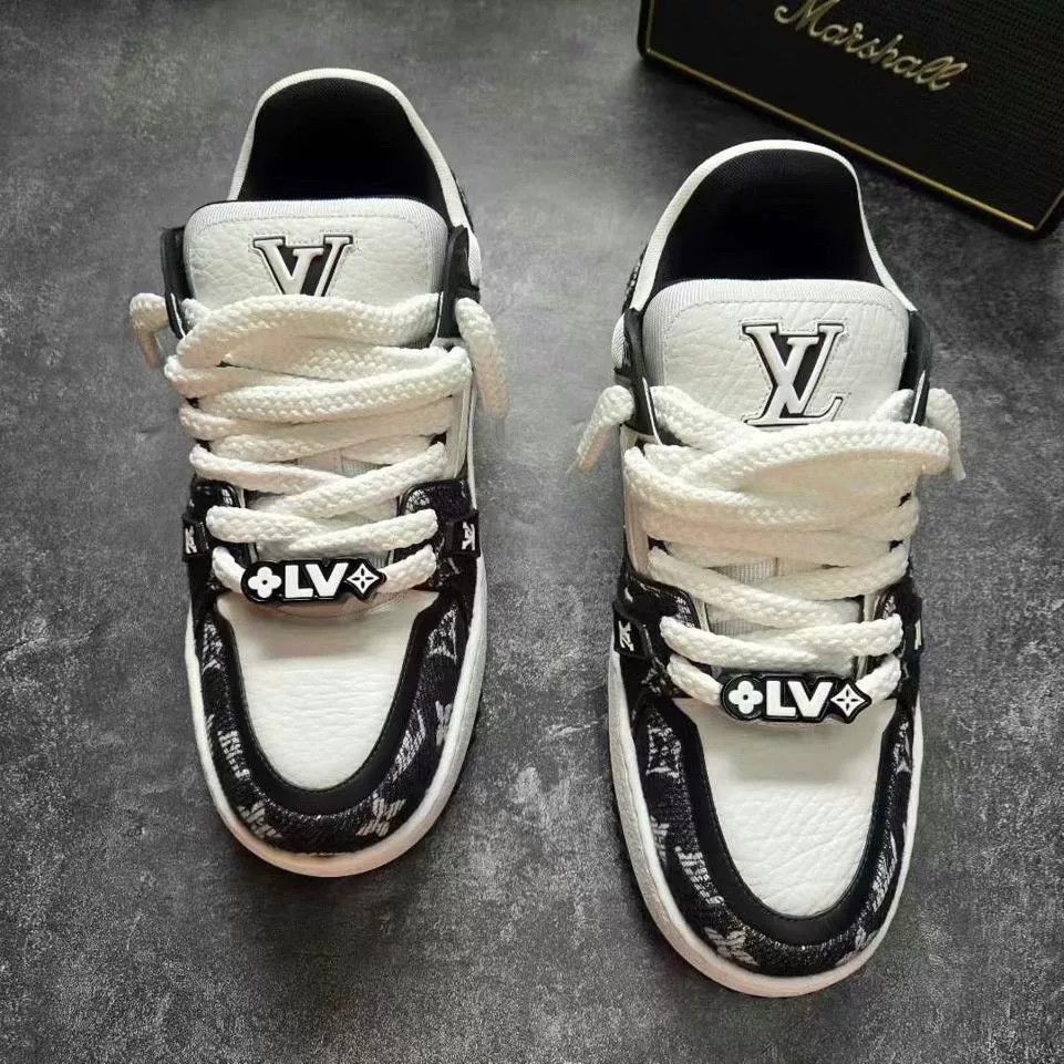 Louis Vuitton Louis Vuitton Training Black Lowtop Sneakers 10 Men Size US 10 / EU 43 - 3 Thumbnail