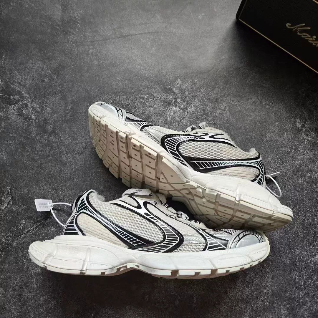 Balenciaga Balenciaga Black Lowtop Sneakers XXXL Men Size US 10 / EU 43 - 2 Thumbnail