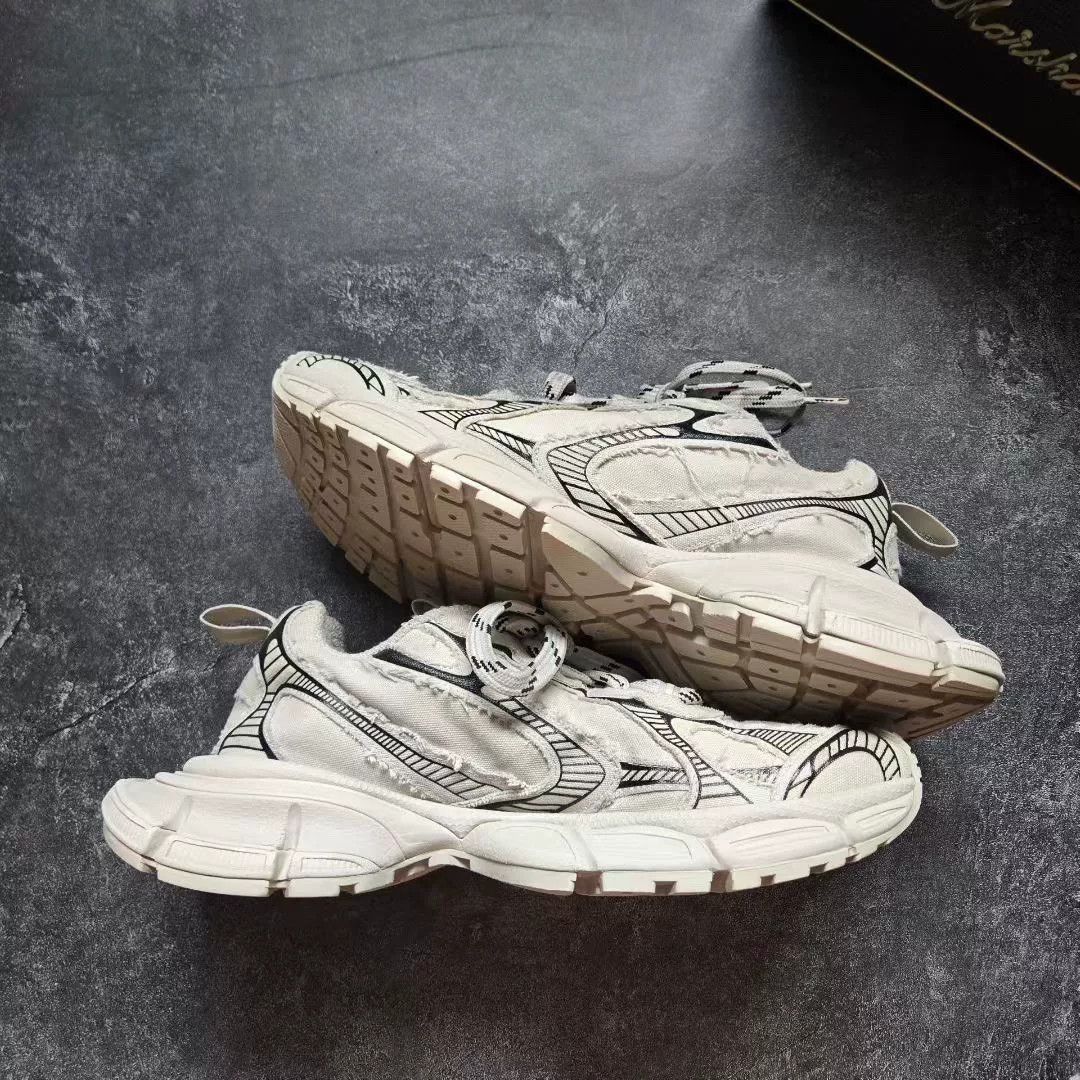 Balenciaga Balenciaga Distressed Black Lowtop Sneakers XXXL Men Size US 10 / EU 43 - 2 Thumbnail